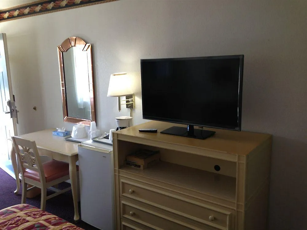 Highland Inn Las Vegas 2*,